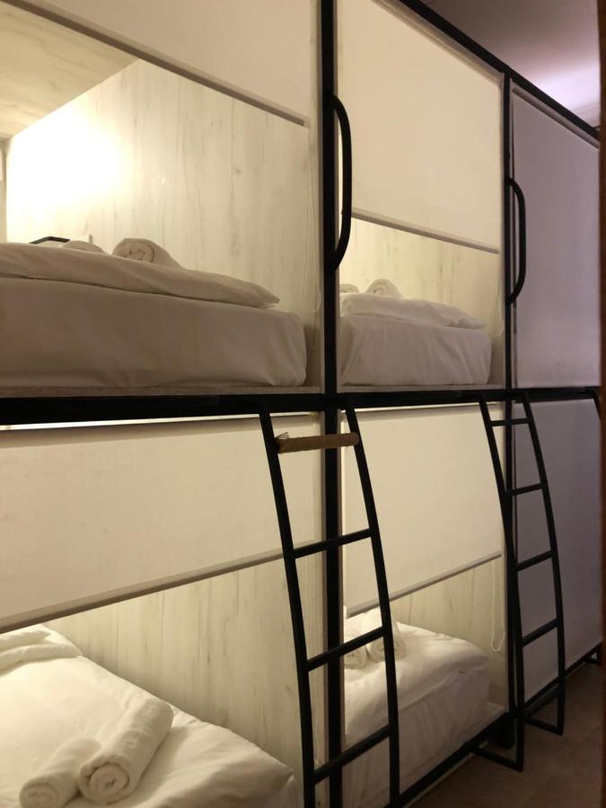 Capsule Hostel In Center 예레반 외부 사진